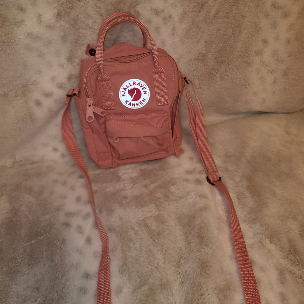 Kånken Mini Pink Backpack - Picture 2 of 6